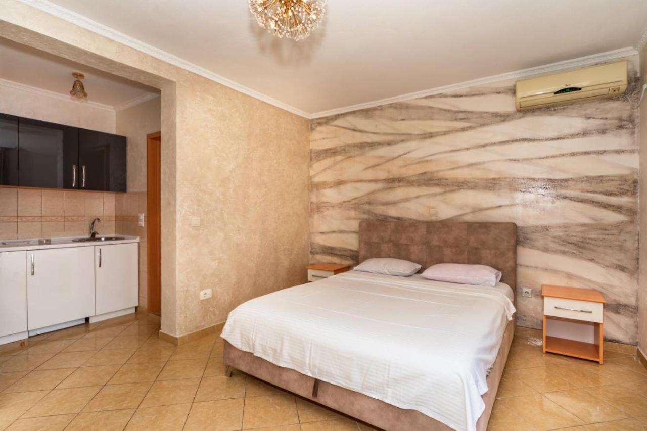 Ani Apartmani Dobra Voda Bagian luar foto