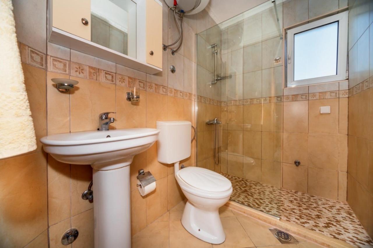 Ani Apartmani Dobra Voda Bagian luar foto