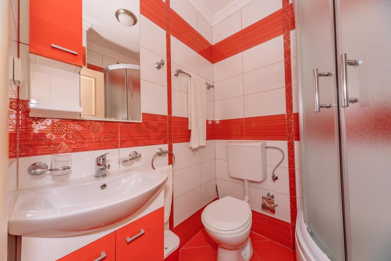 Ani Apartmani Dobra Voda Bagian luar foto
