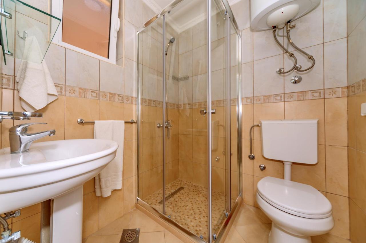 Ani Apartmani Dobra Voda Bagian luar foto